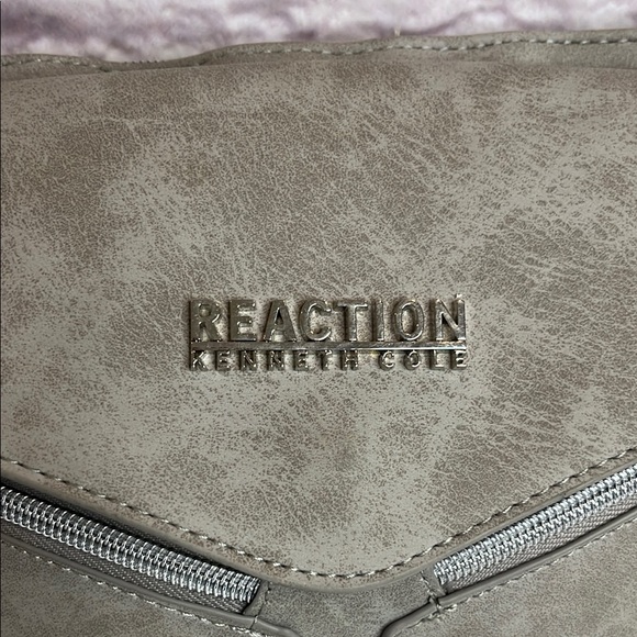 Reaction Kenneth Cole  Crossbody Bag - Picture 3 of 13